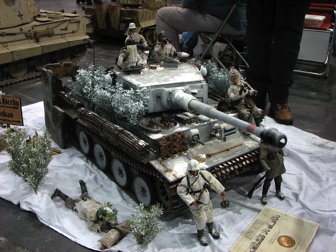 Another Tiger, this time in the snow. many of these large models had automatically moving bits, eg, a commander moving his binoculars to his eyes and down